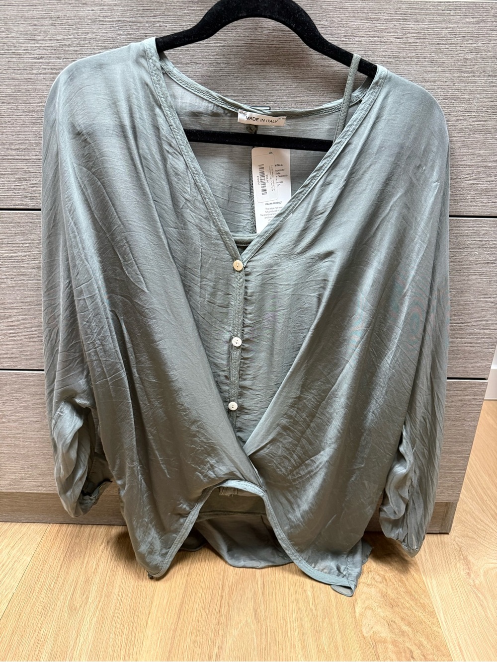 Women’s blouse top Medium